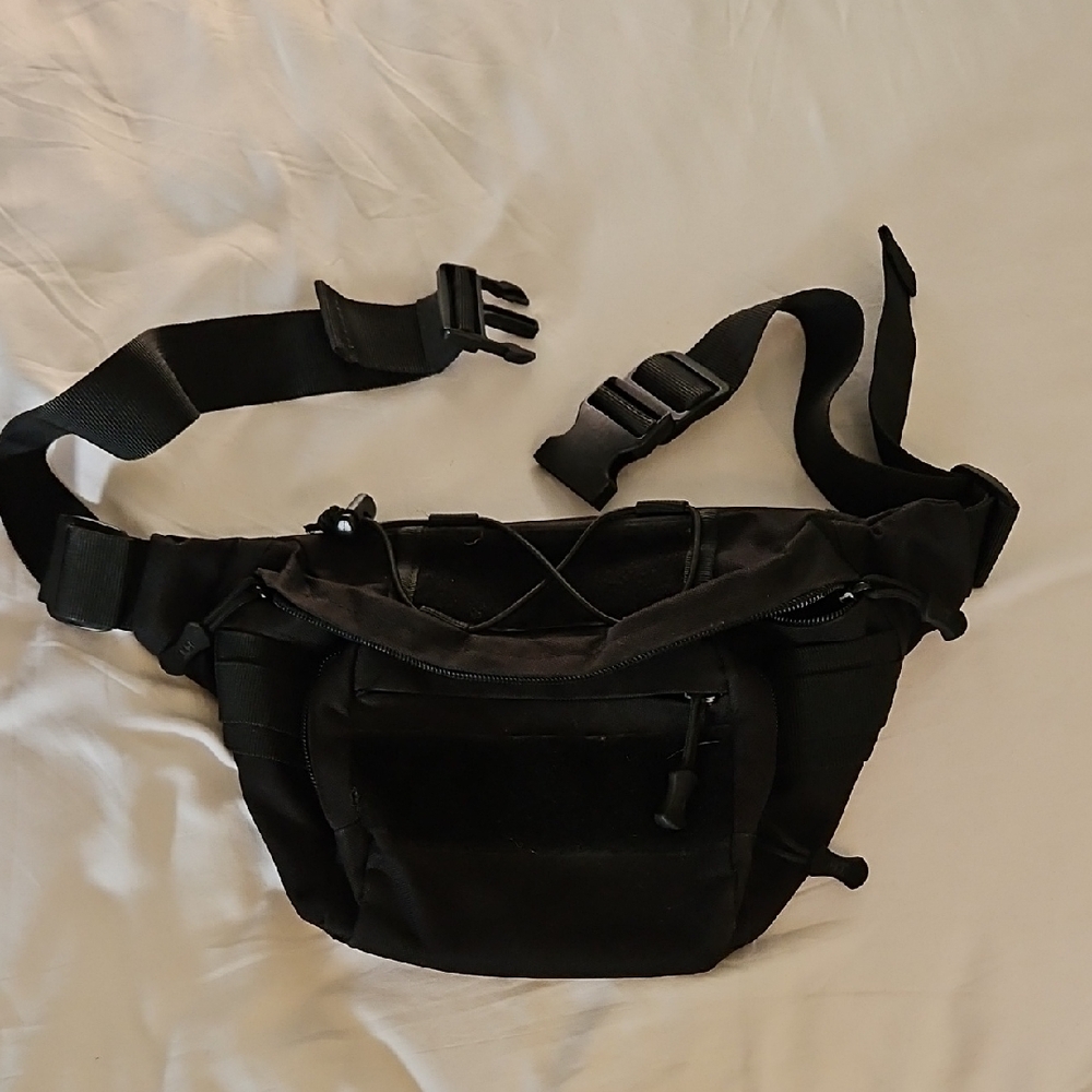 Sleek Black Men's Belt Bag
